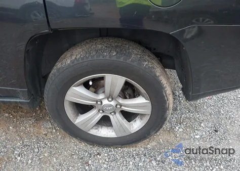 2015 Jeep Compass Latitude из США, поврежденный, VIN 1C4NJDEB1FD324581